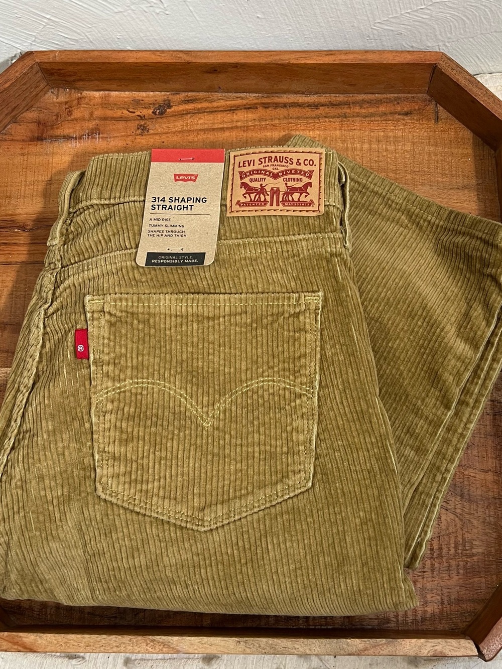 Levis 314 Corduroy Pants Womens 31x30 Brown Shaping Straight Leg Mid Rise Casual